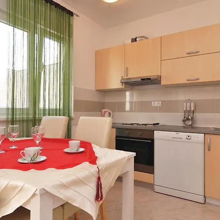 2 Bedroom Stunning In Appartamento *