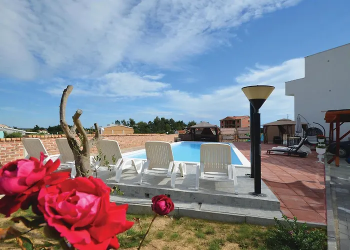 Appartamento 2 Bedroom Stunning In Nin