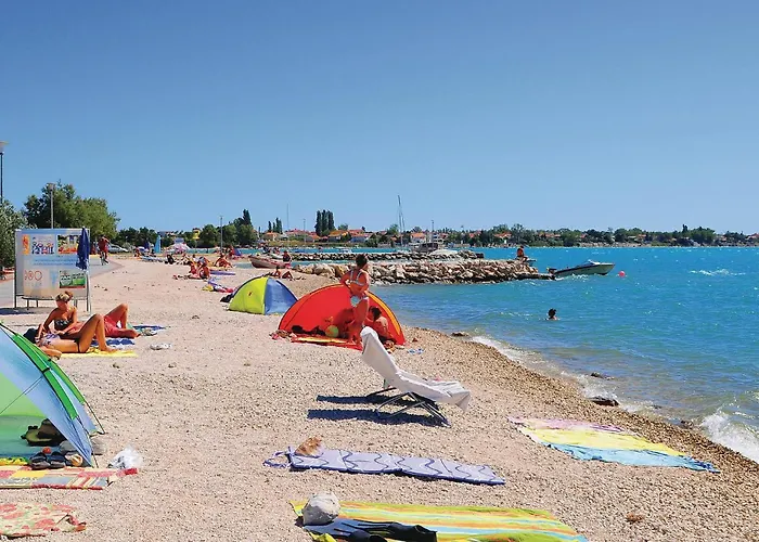 2 Bedroom Stunning In Apartment *