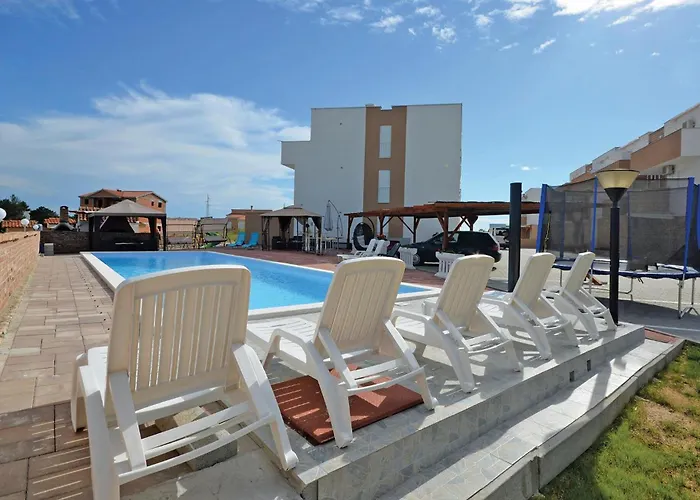 2 Bedroom Stunning In Нин